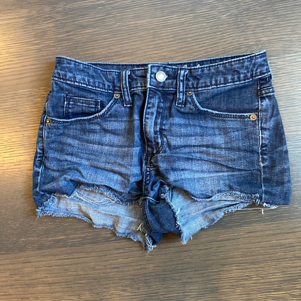 UNIVERSAL THREAD JEAN SHORTS DARK BLUE WITH POCKETS AND BELT LOOP SIZE 00/24